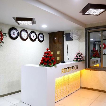 Hotel Shahi Darbar Navsari Bagian luar foto