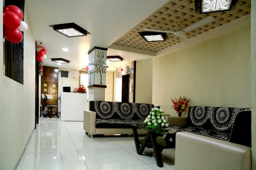Hotel Shahi Darbar Navsari Bagian luar foto