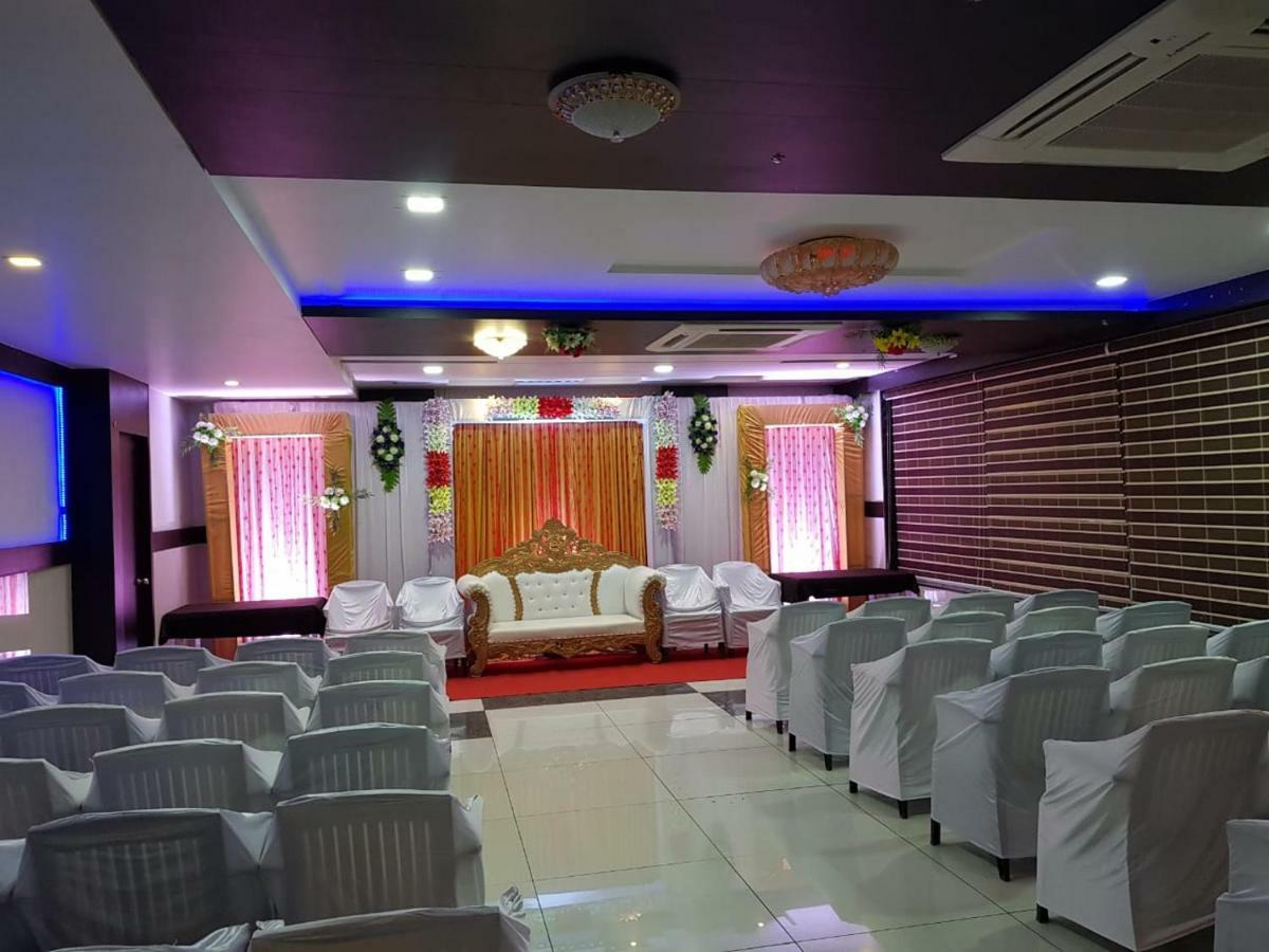 Hotel Shahi Darbar Navsari Bagian luar foto