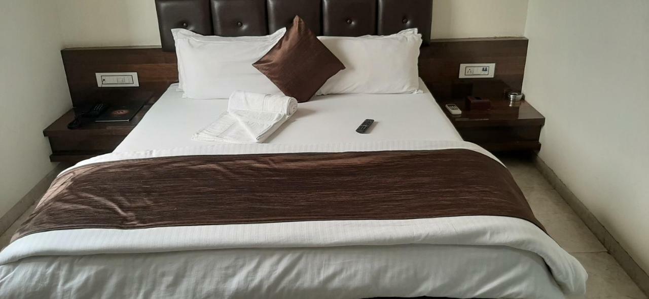 Hotel Shahi Darbar Navsari Bagian luar foto