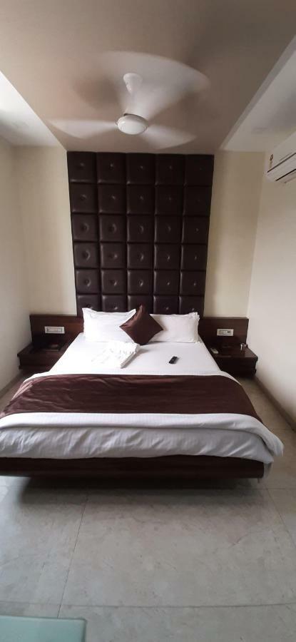 Hotel Shahi Darbar Navsari Bagian luar foto